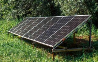 Een groene tuin creëren met zonnepanelen