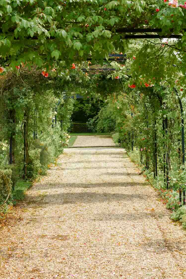 Dit is hoe je een professioneel tuinpad legt