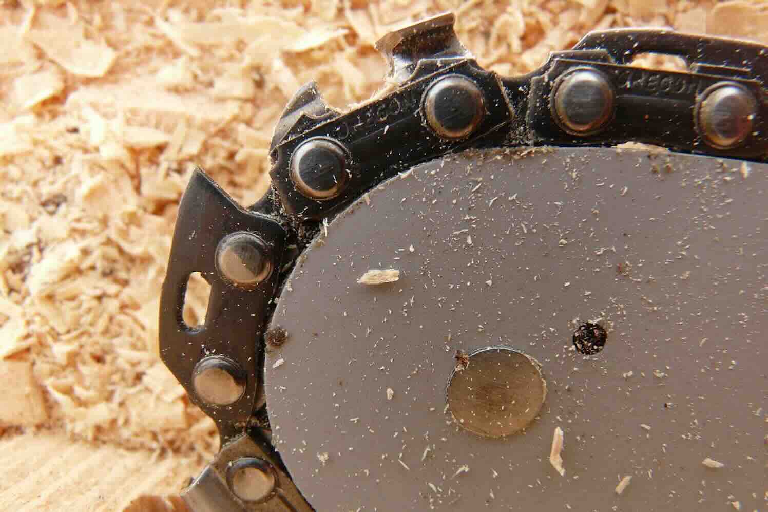 Essentiële veiligheidsmaatregelen voor werken met kettingzaag