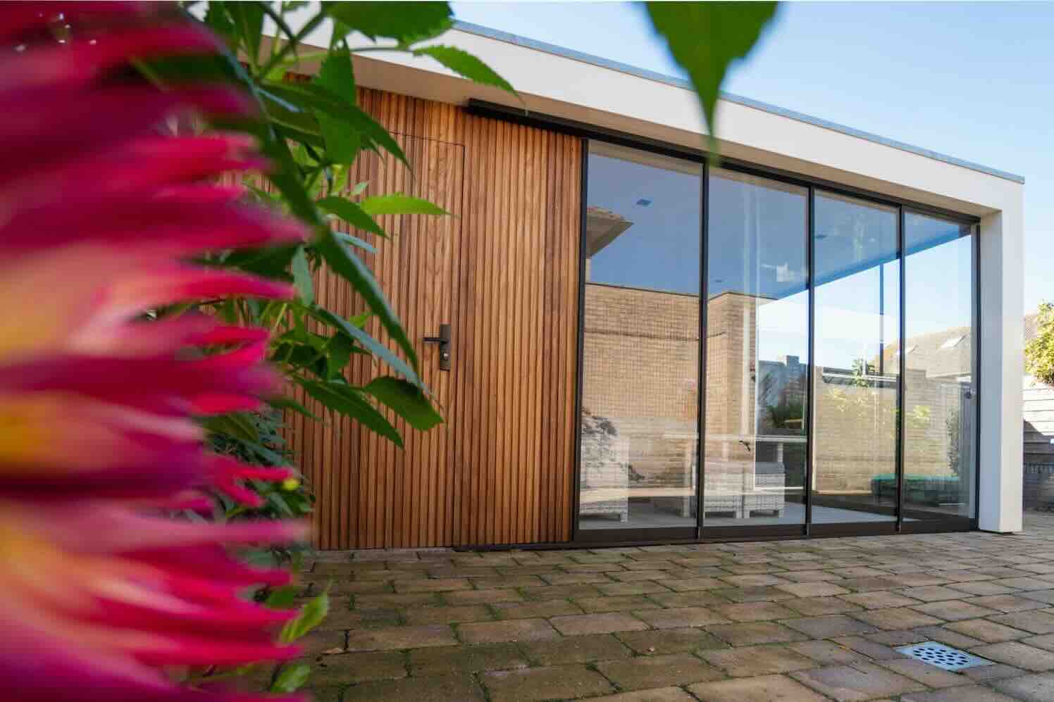 Extrion-thermisch-gemodificeerd-hout De magie van gebakken hout, hout dat vuur heeft getrotseerd