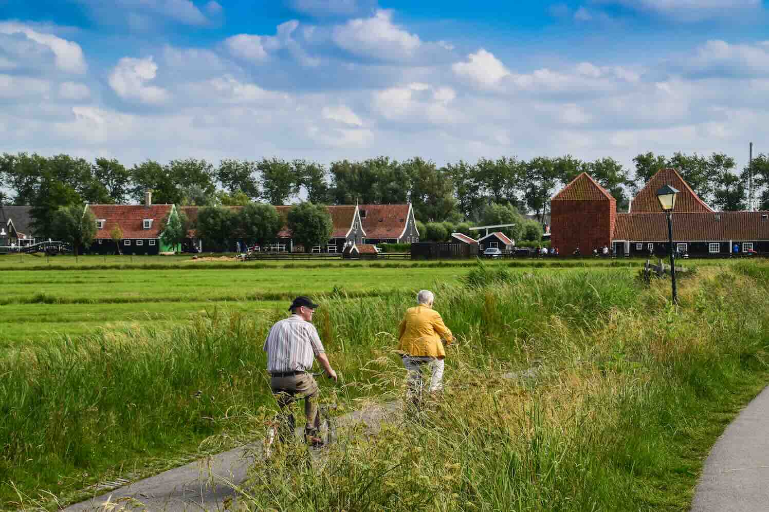 samen-fietsen-old-couple