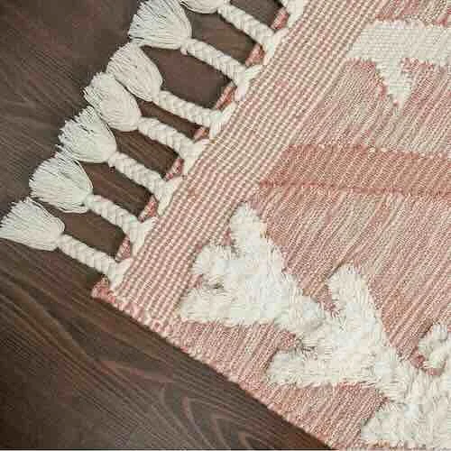 Blush-kilim-soft-rug-detail Waarom Kilim-tapijten gebruiken in minimalistische interieurs?
