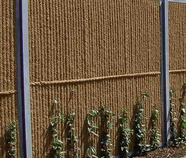 slide-kokowallgeluidsscherm Geluidsscherm in de tuin: zelf plaatsen of laten installeren?