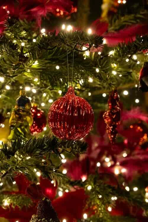 pexels-ondivade-David Ruh-kerstboomdecoratie kerstbal